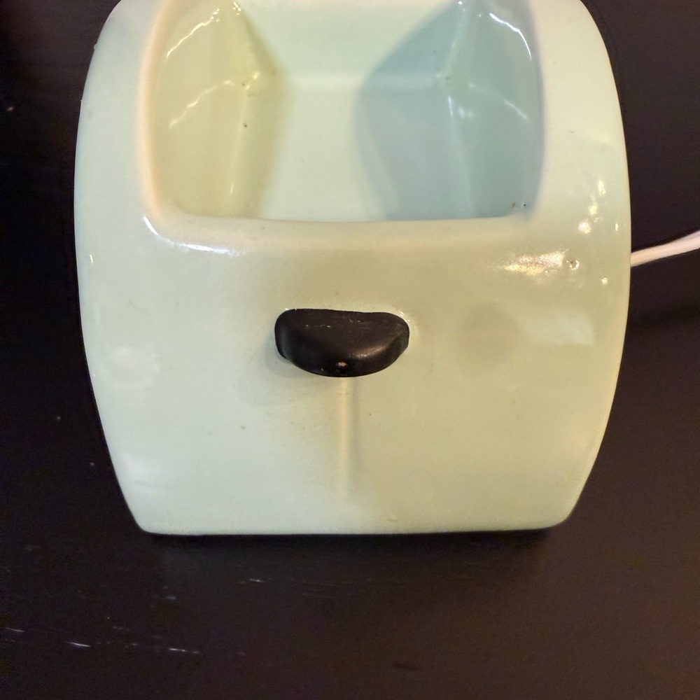 Scentsy Retired Retro Morning Toast Wax Warmer. Preowned Excellent Condition - Picture 6 of 7
